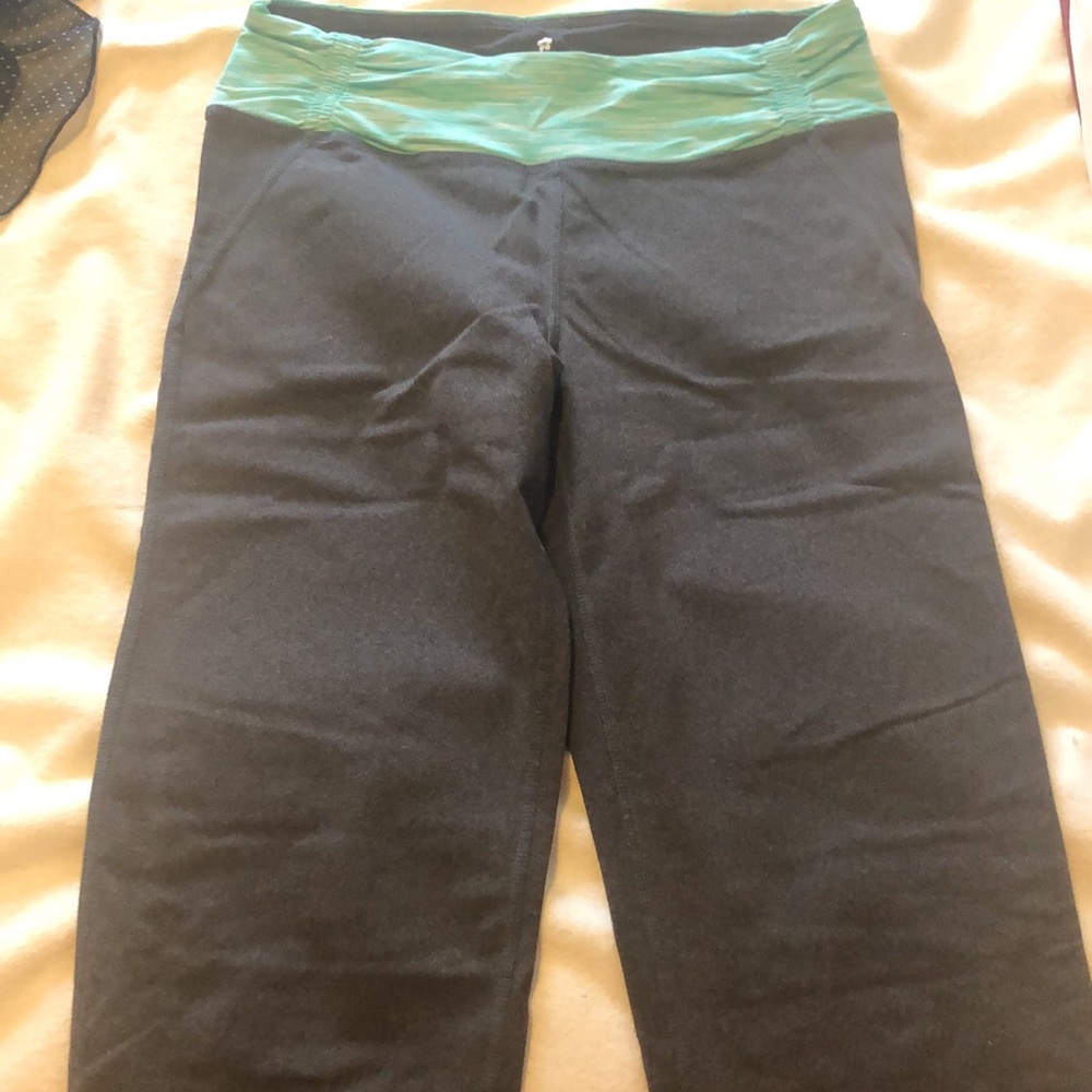 Capri workout leggings